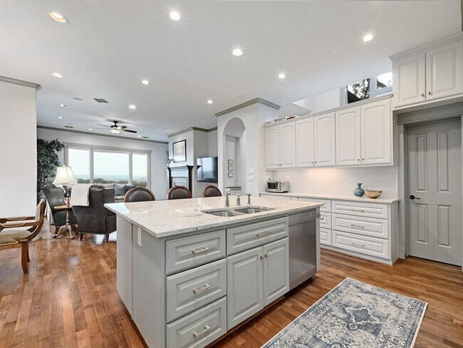 Building Photo - 2300 Barton Creek Blvd