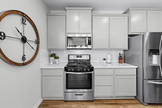 Building Photo - 11910 Clayton Creek Ave