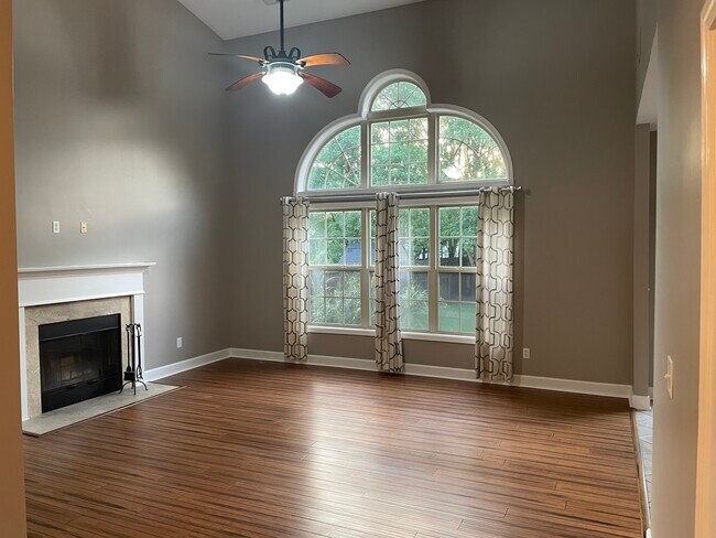 Building Photo - 940 Sunny Slope Trace