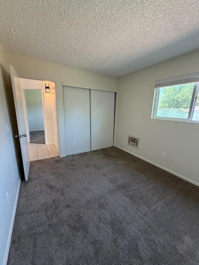 Building Photo - 8209 Jema Way