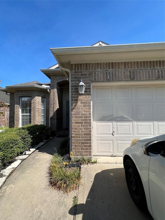 Building Photo - 27410 Tracy Ridge Ct