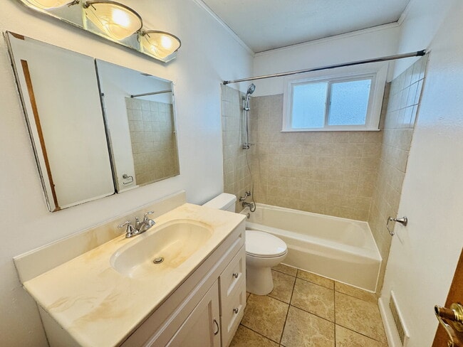 Building Photo - Single Family Home with 4-Bedrooms and 2 bathrooms in Coon Rapids