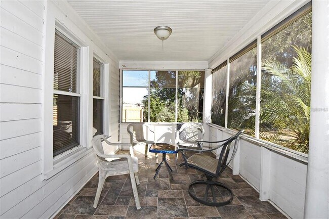 Building Photo - 1015 Martin St