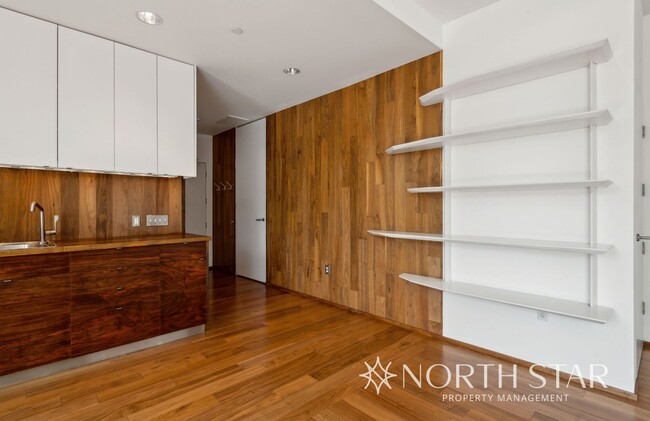 Building Photo - One of a Kind Clinton Condominium