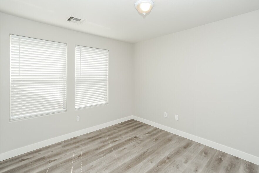 Building Photo - 9481 Havasu Canyon Ave