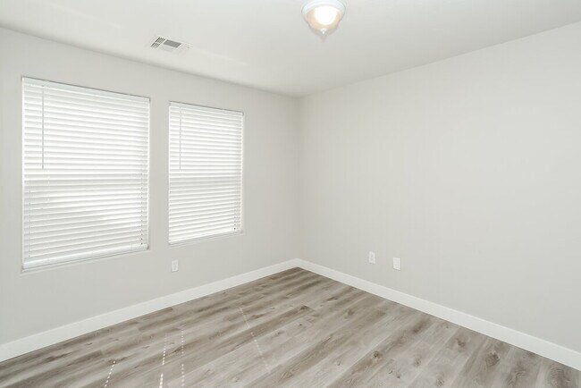 Building Photo - 9481 Havasu Canyon Ave