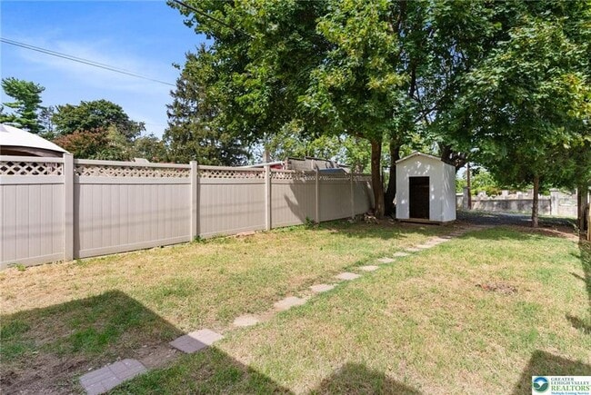 Building Photo - 821 Jackson St