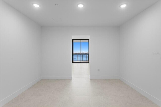 Building Photo - 3015 S Ysabella Ave