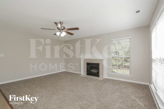 Building Photo - 6051 Hedgecrest Pl