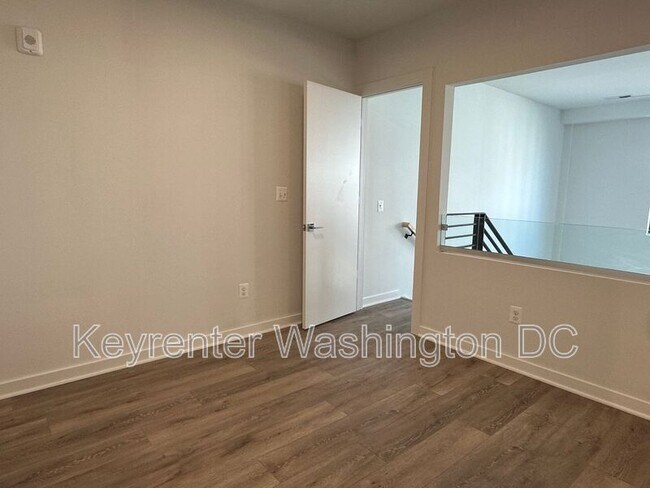 Building Photo - 1460 Belmont St NW