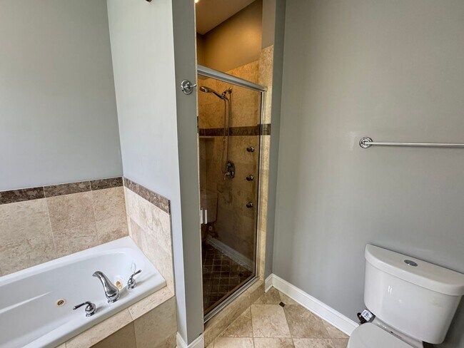 Building Photo - 5406 S Indiana Ave