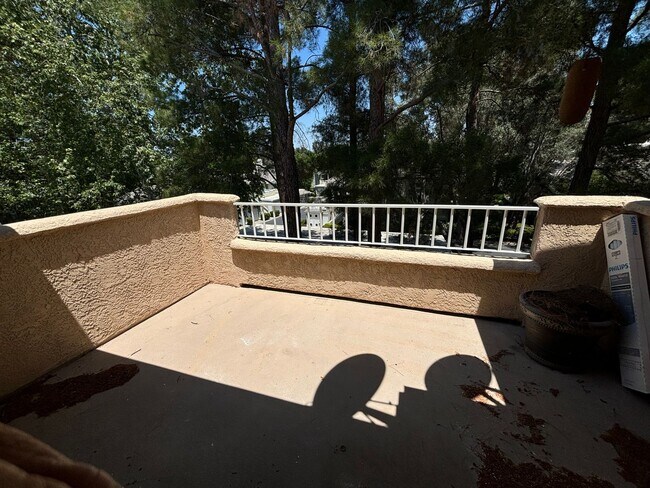 Building Photo - Spacious 2-Bedroom Condo with Loft & Resor...