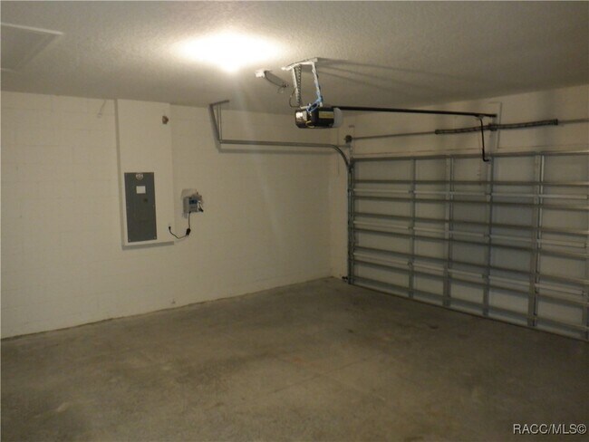 Building Photo - 449 W Salinger Ln