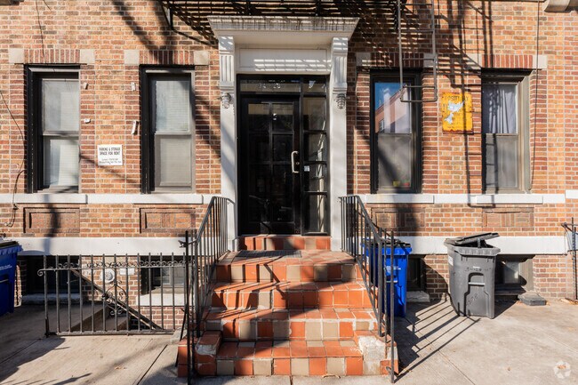 Building Photo - 34-28 43rd St