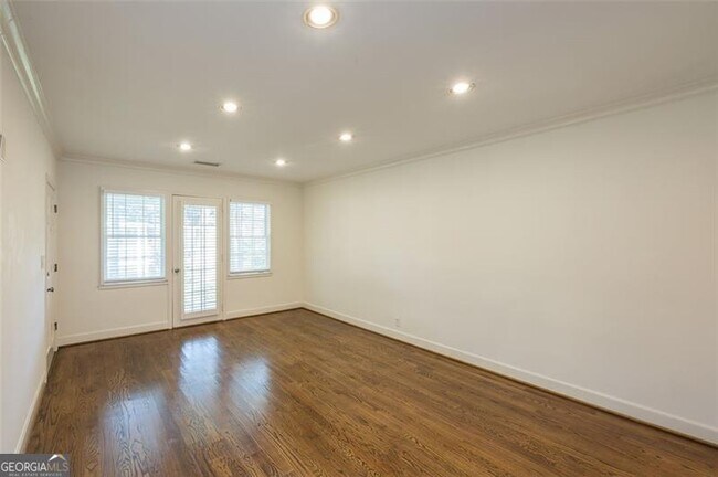 Building Photo - 55 Delmont Dr NE
