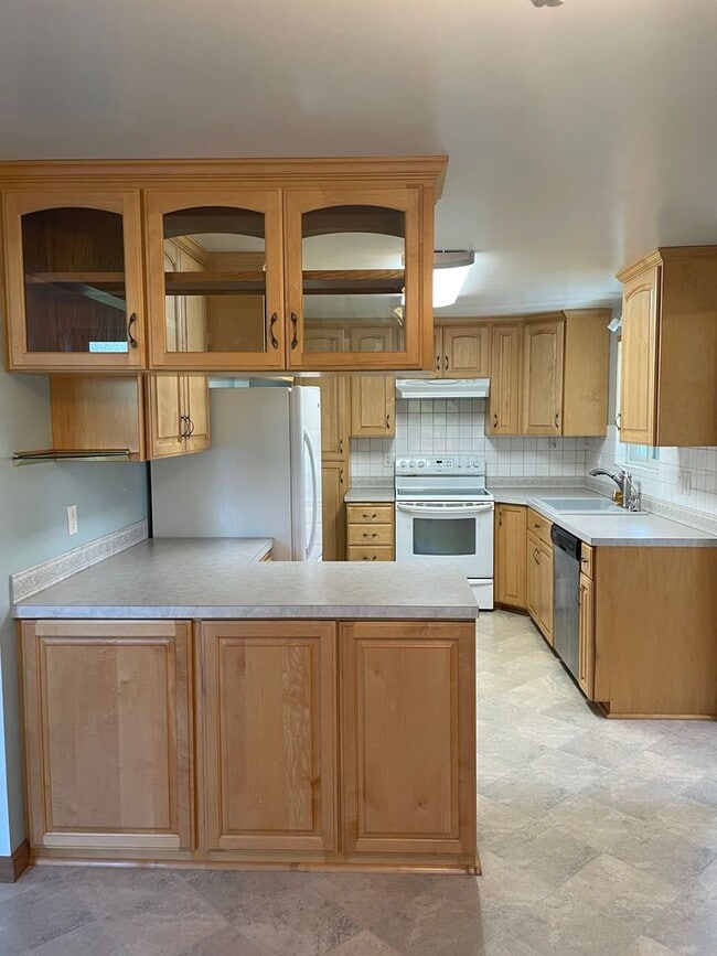 Building Photo - 2 BR/1.75 BA home in Edmonds