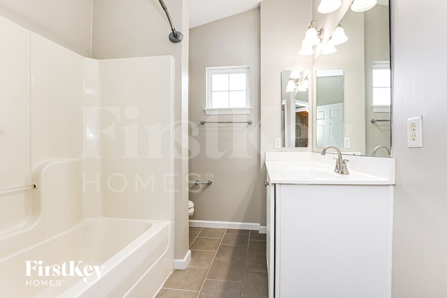 Building Photo - 5500 Appaloosa Cir