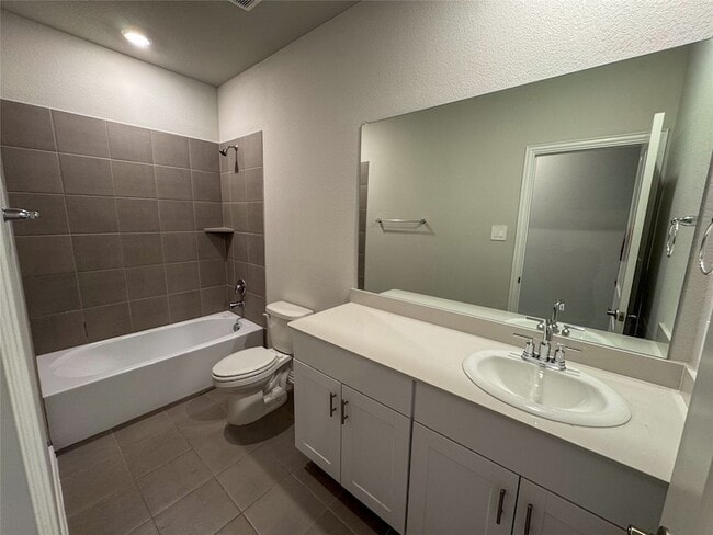 Building Photo - 2110 Dunbar Dr