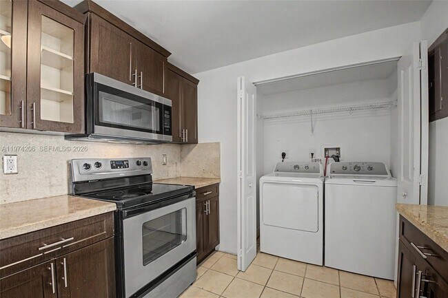 Building Photo - 1250 S Miami Ave