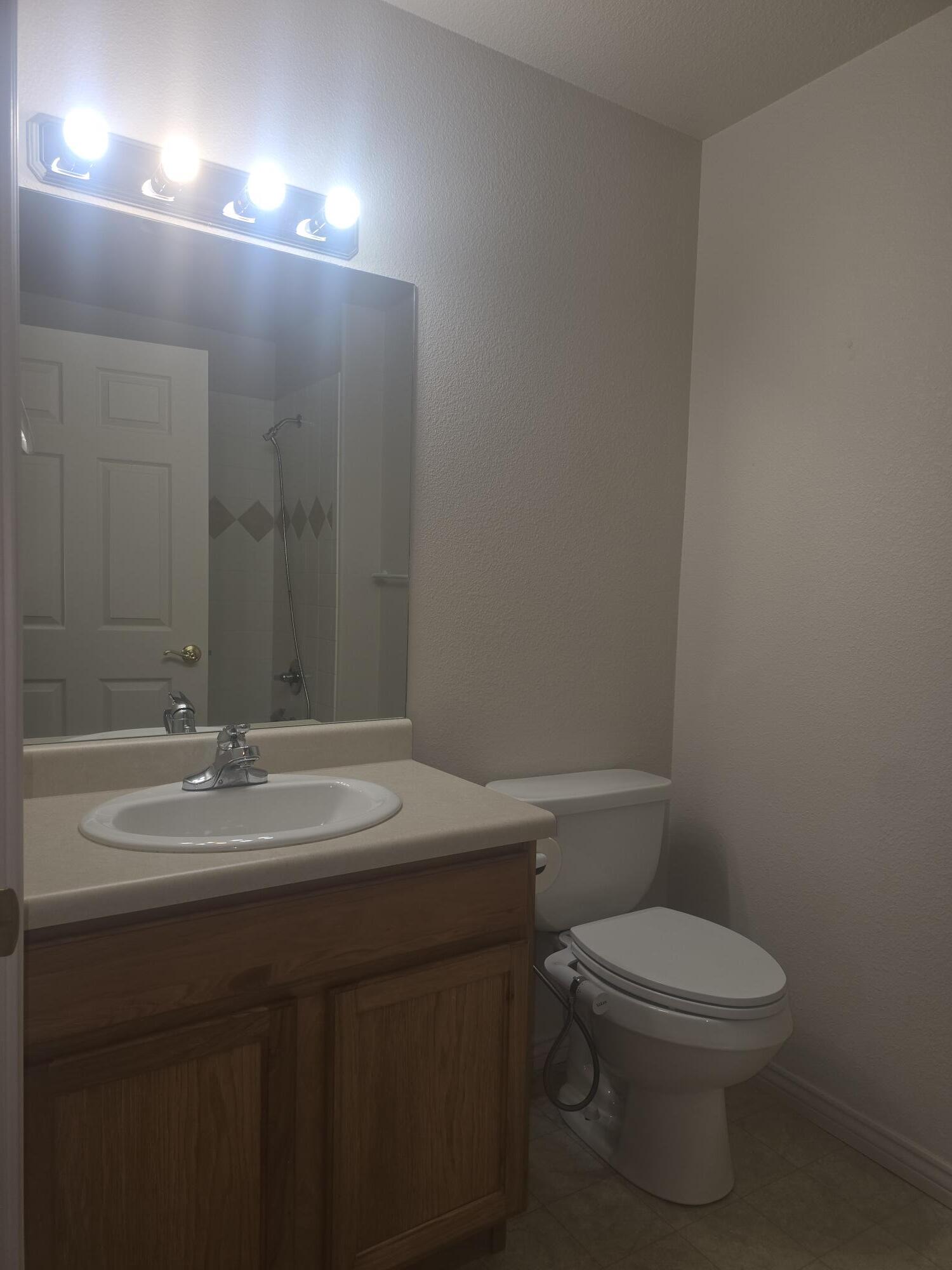 Building Photo - 772 Glen Ct