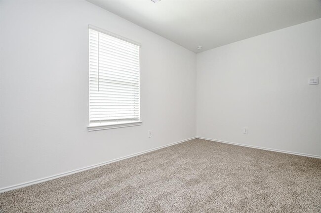 Building Photo - 6023 Ginevra Summers Dr