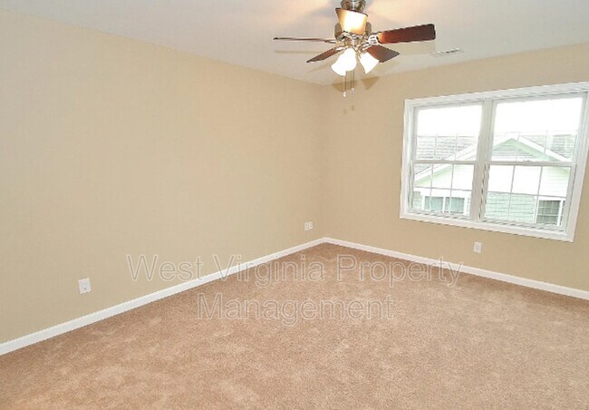 Building Photo - 198 Blackbird Village Cir