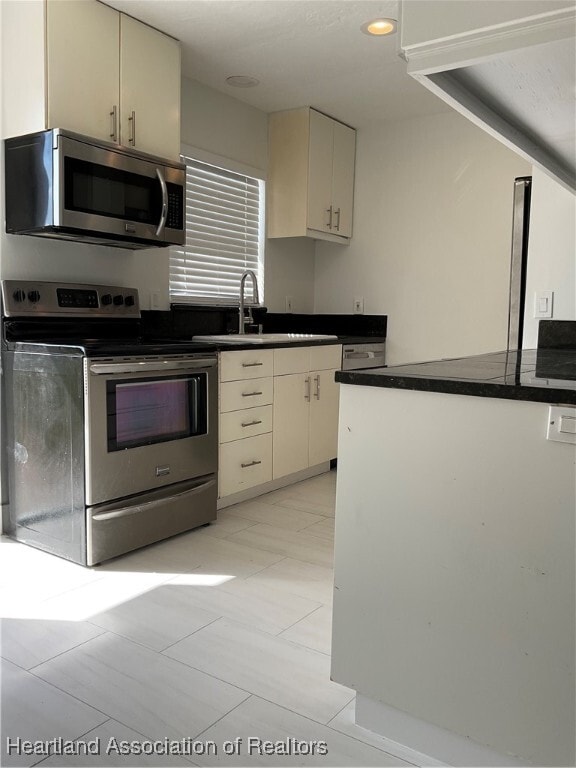 Building Photo - 113 Jasmine Ct