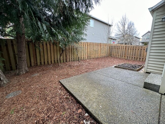 Building Photo - 1573 NW Challis Pl