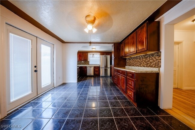 Building Photo - 4512 Normandy Dr