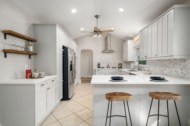 Building Photo - Move in before December 31st and get $100 OFF your rent for the first 3 months — PLUS a $250 Amaz...