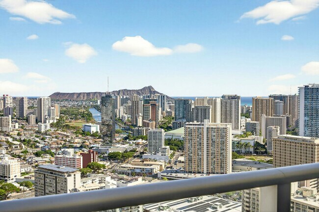 Building Photo - 1500 Rycroft St