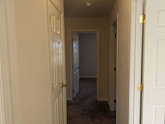 Building Photo - 3 Bedroom Townhouse For Rent in Charming Waynesboro, PA