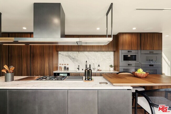 Building Photo - 2422 Apollo Dr