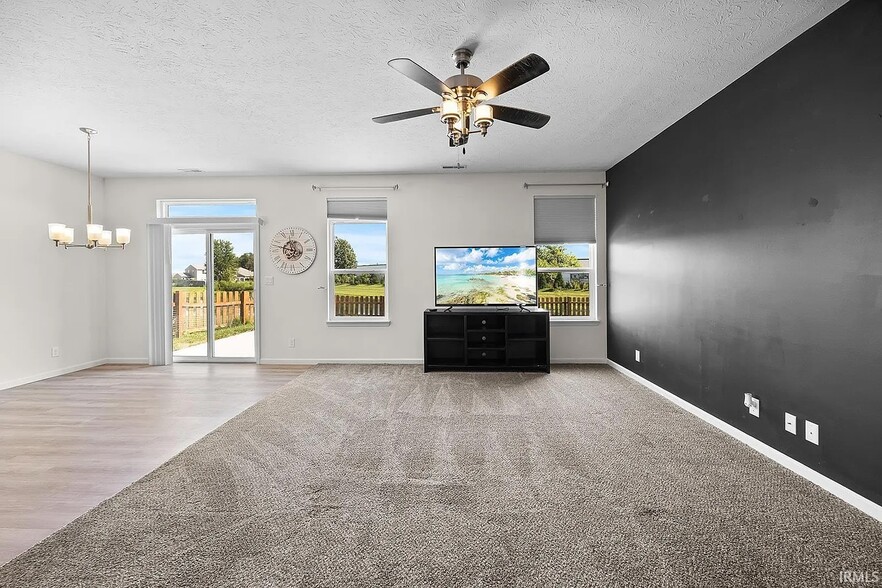 Building Photo - 2911 Poinciana Dr