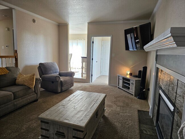 Building Photo - 5503 Bluff Pl