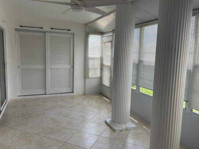 Building Photo - 451 Grove Isle Cir