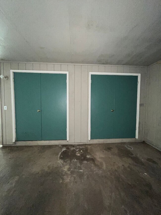 Building Photo - 2 Bedroom 2.5 Bathroom Townhome $500 Move-...