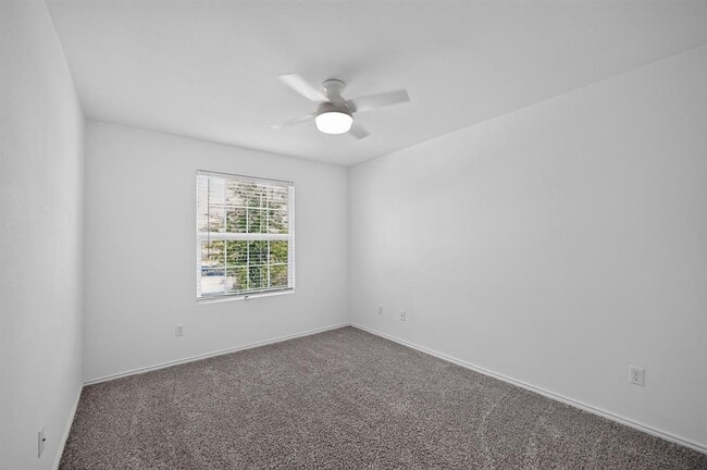 Building Photo - 128 Konik Rd