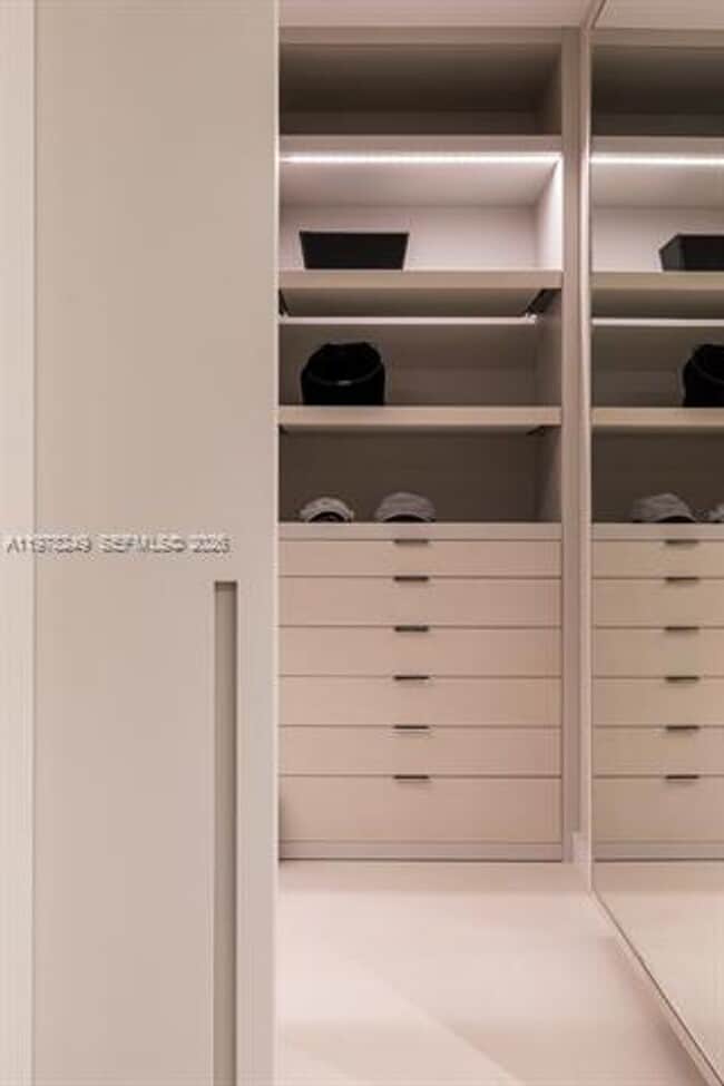 Building Photo - 10201 Collins Ave