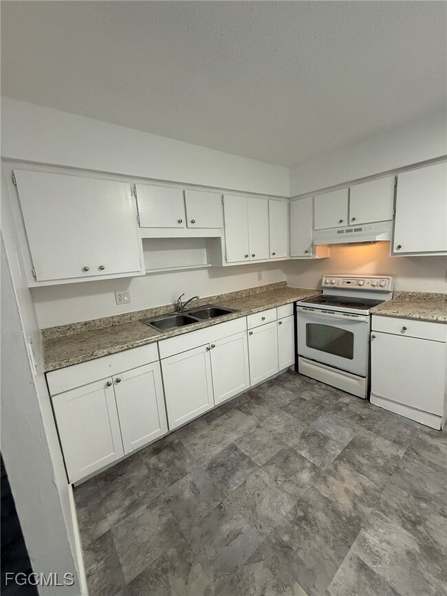 Building Photo - 2708 Broadway