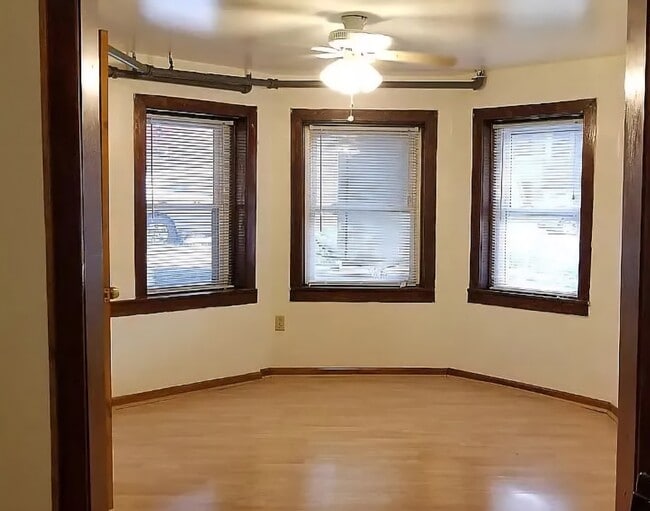 Building Photo - 3236 N Lawndale Ave