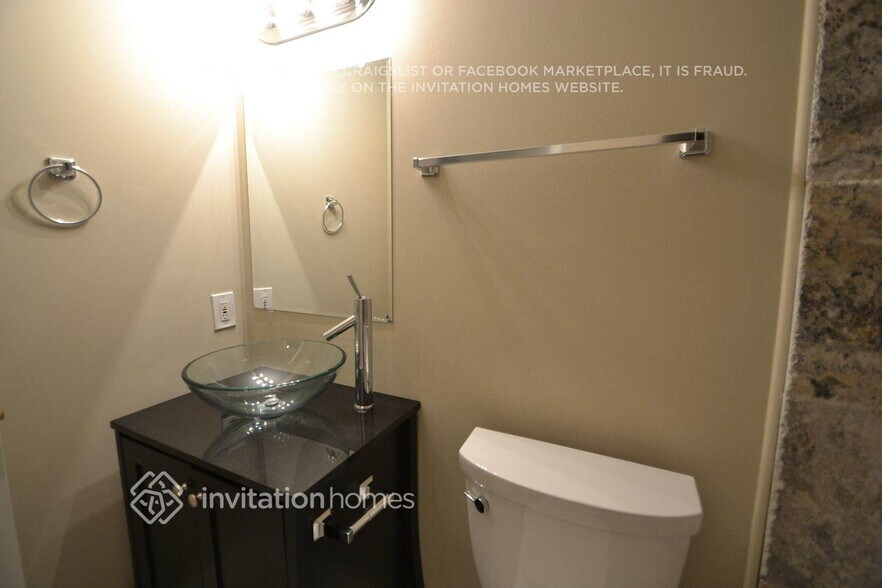 Building Photo - 6175 Golden Landing