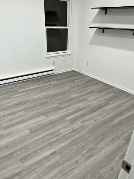bedroom - 303 Hudson Ave
