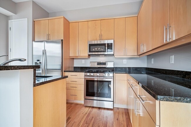 Building Photo - 1662 N Quinn St