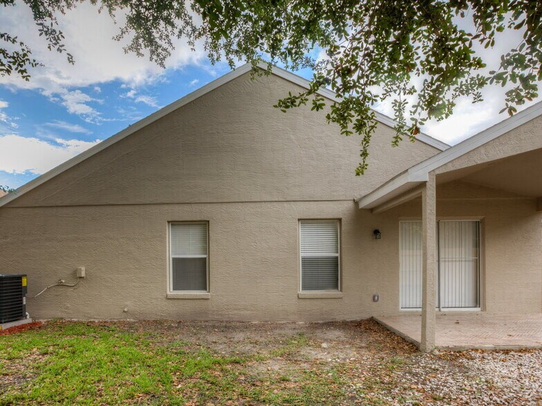 Building Photo - 13628 Emeraldview Dr
