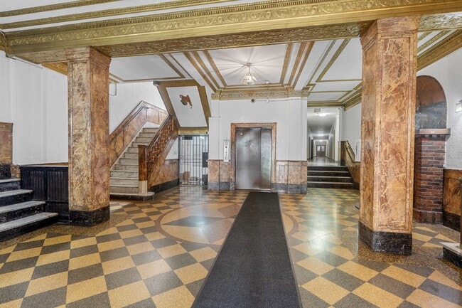 Building Photo - 821 Bergen Ave