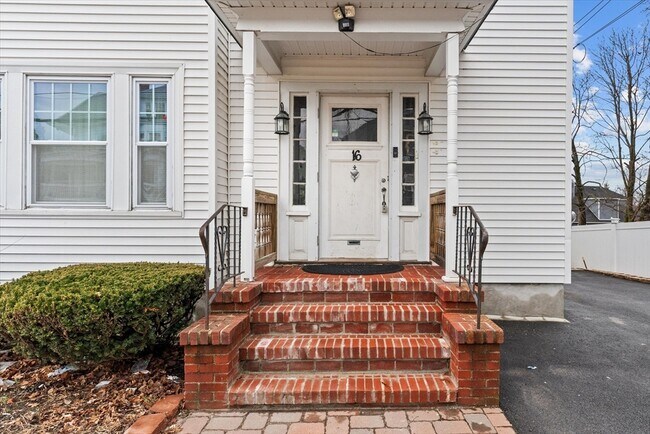 Building Photo - 16 Campo Seco St