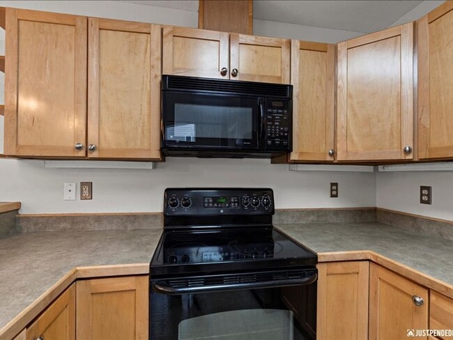 Building Photo - Timber Ridge Townhome