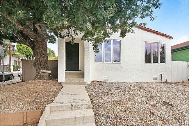 Building Photo - Gorgeous House in Norma Triangle