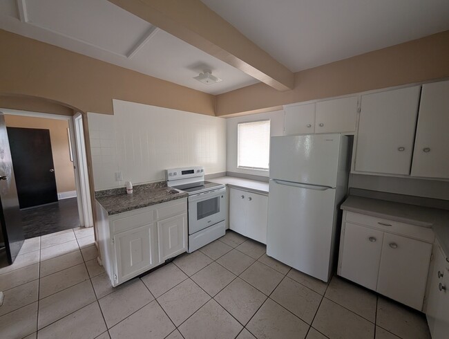 Building Photo - 407 Engman St